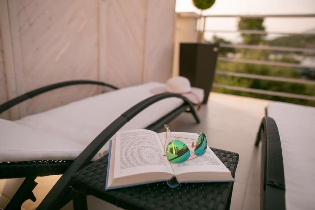 Villa Kora - Luxury Holiday Apartments Lumbarda Ngoại thất bức ảnh