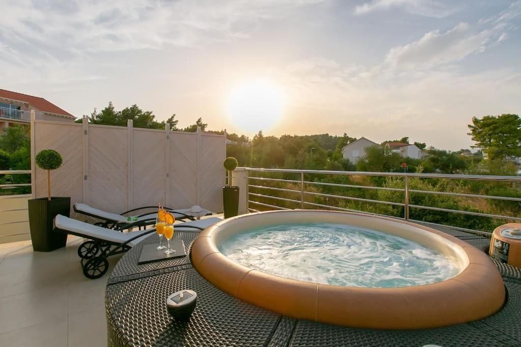 Villa Kora - Luxury Holiday Apartments Lumbarda Ngoại thất bức ảnh
