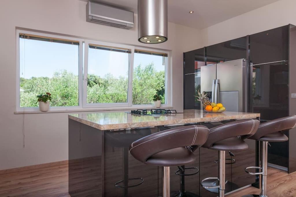 Villa Kora - Luxury Holiday Apartments Lumbarda Ngoại thất bức ảnh