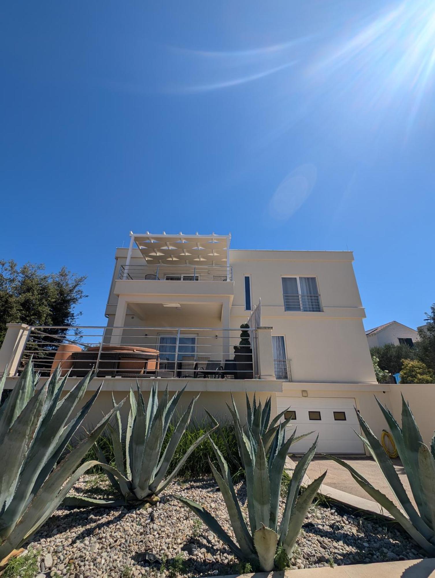 Villa Kora - Luxury Holiday Apartments Lumbarda Ngoại thất bức ảnh